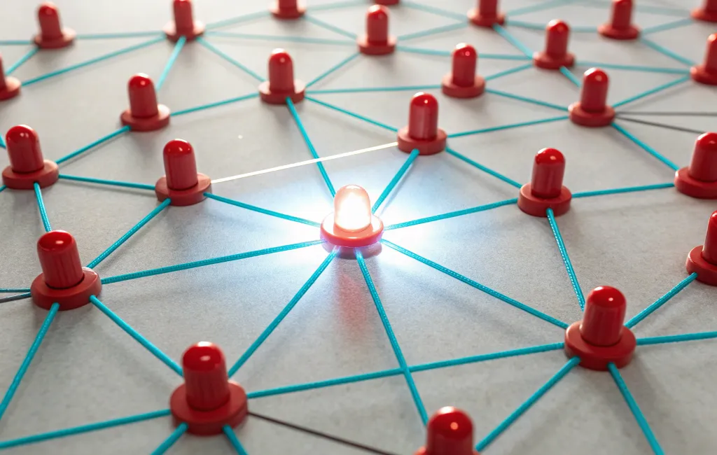 گراف شبکه‌ای ایزومتریک؛ کپسول‌های لینک قرمز به نود مرکزی و لایه فیلتر الگوریتم